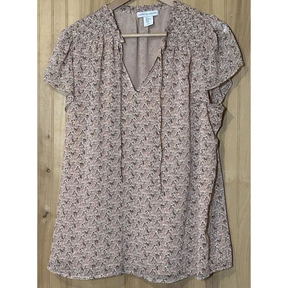 Cupcakes and Cashmere Womens Size XL Floral V-Neck Metallic Threads